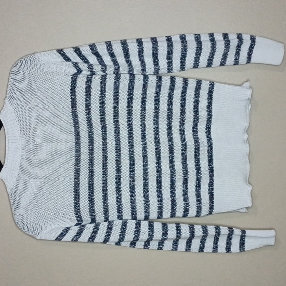 J Crew Relaxed Linen-Blend Beach Sweater - Picture 3 of 5